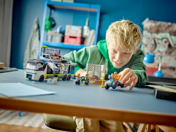 LEGO 60418 CITY POLİS MOBİL SUÇ LABORATUVARI KAMYONU