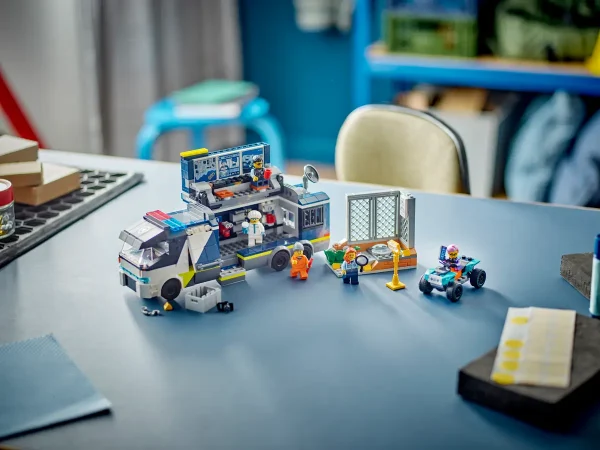 LEGO 60418 CITY POLİS MOBİL SUÇ LABORATUVARI KAMYONU