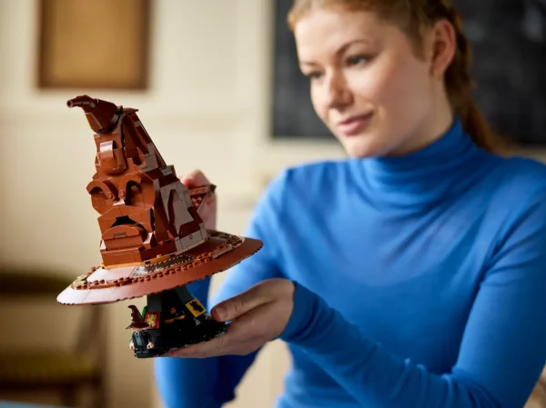 LEGO 76429 HARRY POTTER KONUŞAN SEÇMEN ŞAPKA