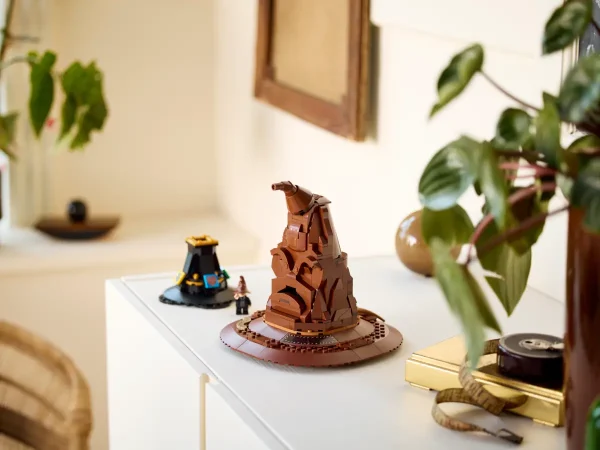 LEGO 76429 HARRY POTTER KONUŞAN SEÇMEN ŞAPKA