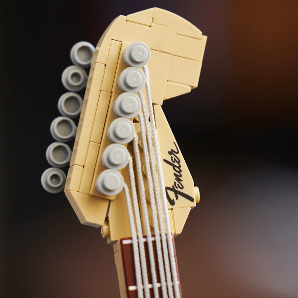 LEGO 21329 IDEAS FENDER STRATOCASTER
