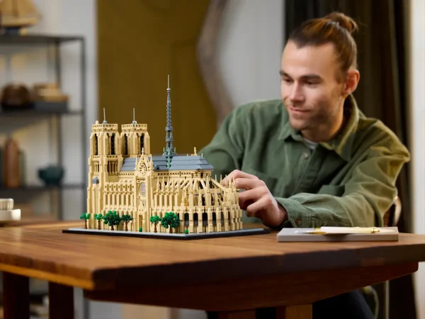 LEGO 21061 ARCHITECTURE NOTRE DAME KATEDRALİ