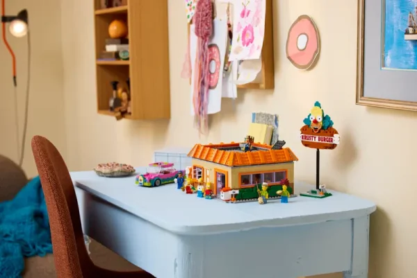 LEGO 10352 ICONS THE SIMPSONS KRUSTY BURGER