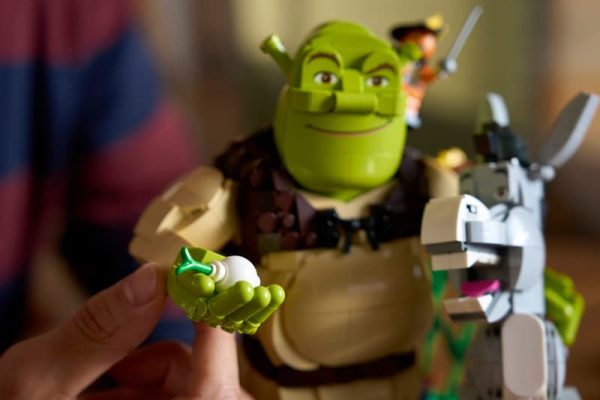 LEGO 72423 SHREK: SHREK, EŞEK VE ÇİZMELİ KEDİ
